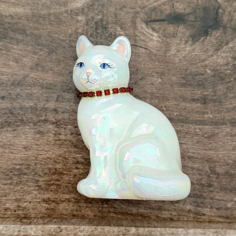 Fenton Vintage Calendar Cat Opalescent Glass Red Rhinestone Collar Figurine, OS